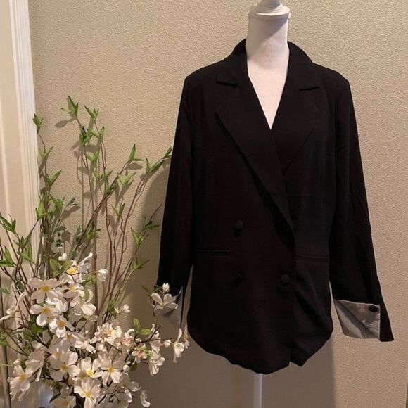 JustFab Long BlacK Button Blazer with Cuffed Designed Sleeves - Size M - Picture 1 of 13